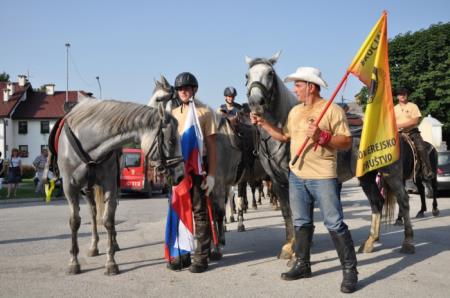 KNOBLEHARJEVO 2012 - Pohod Knobleharjeve konjenice 2012 19